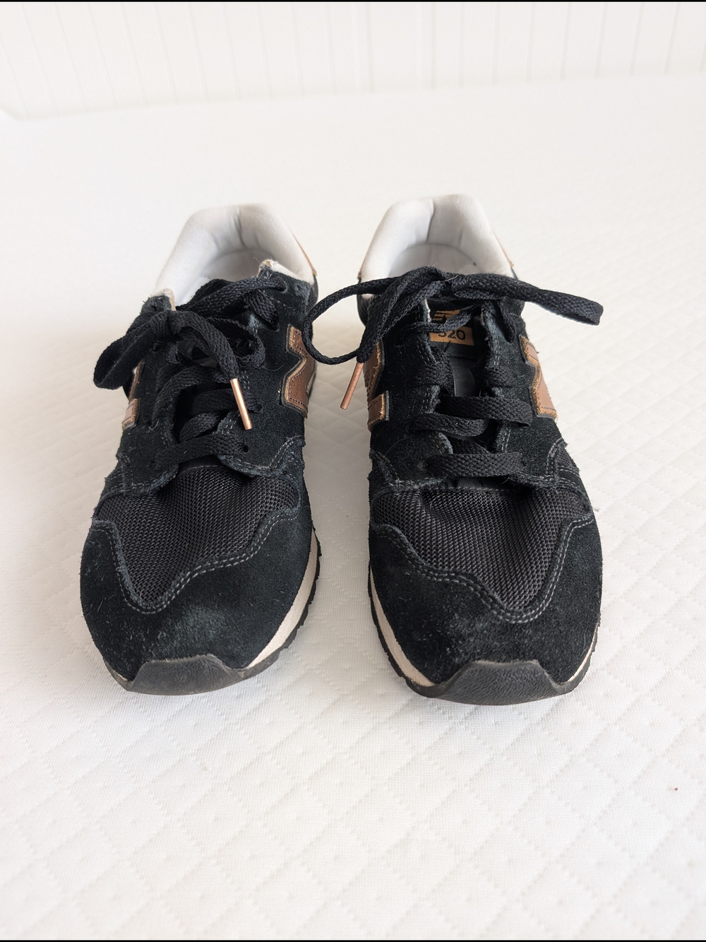 New Balance Womens 520 WL520SNC Black Rose Gold Sneakers Size 7.5 Suede Retro - Picture 2 of 16